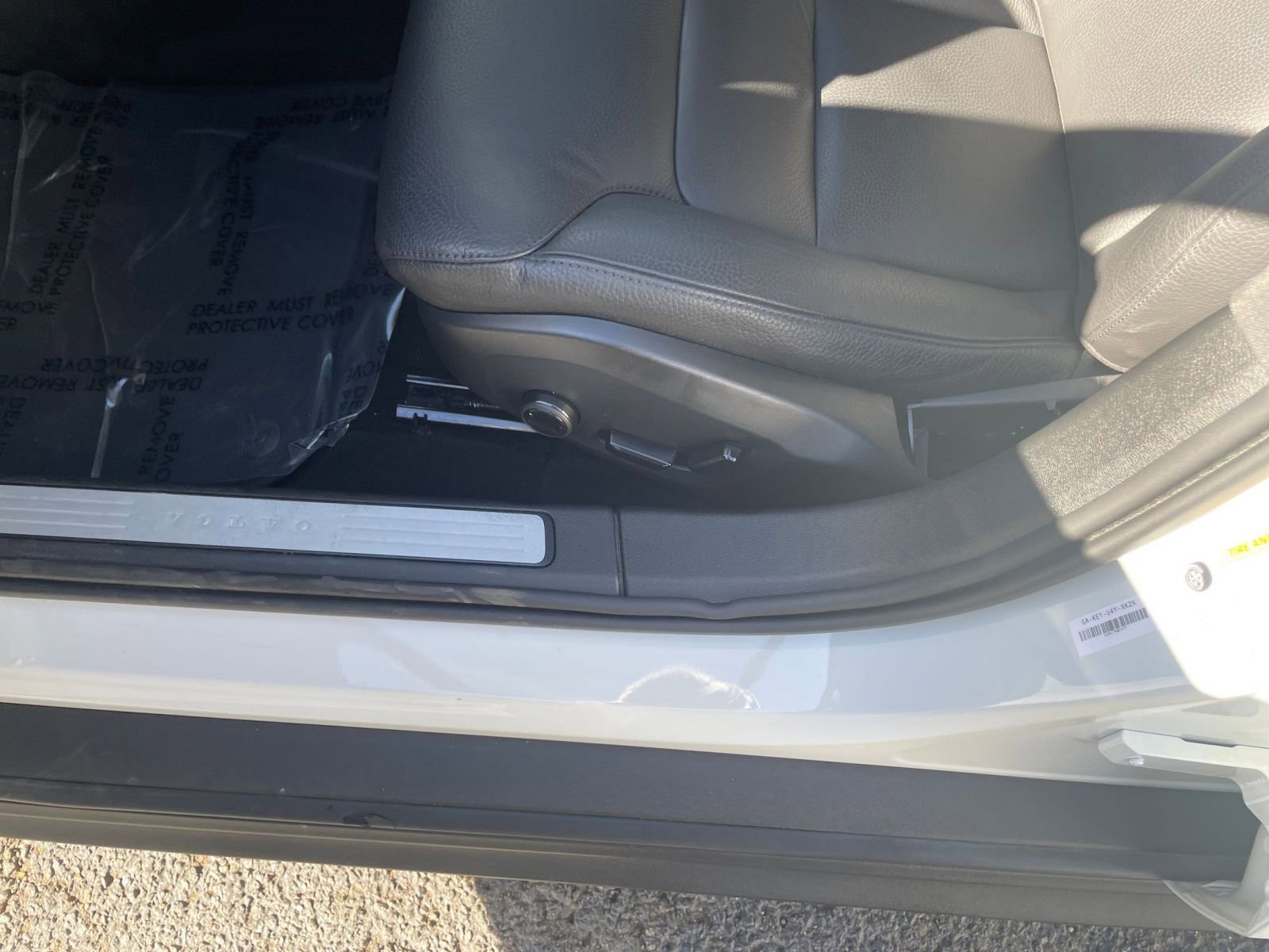 Thumbnail: 2025 Volvo S60 - 24