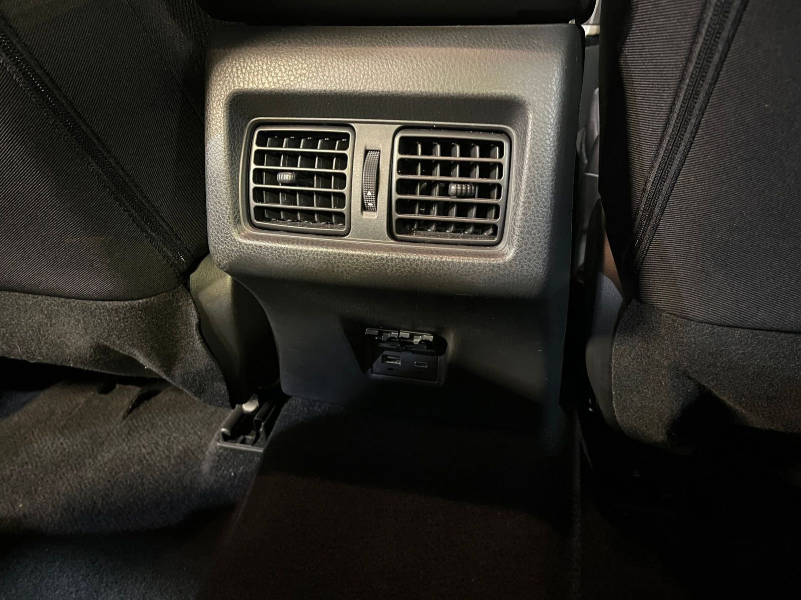 Thumbnail: 2025 Toyota Camry - 23