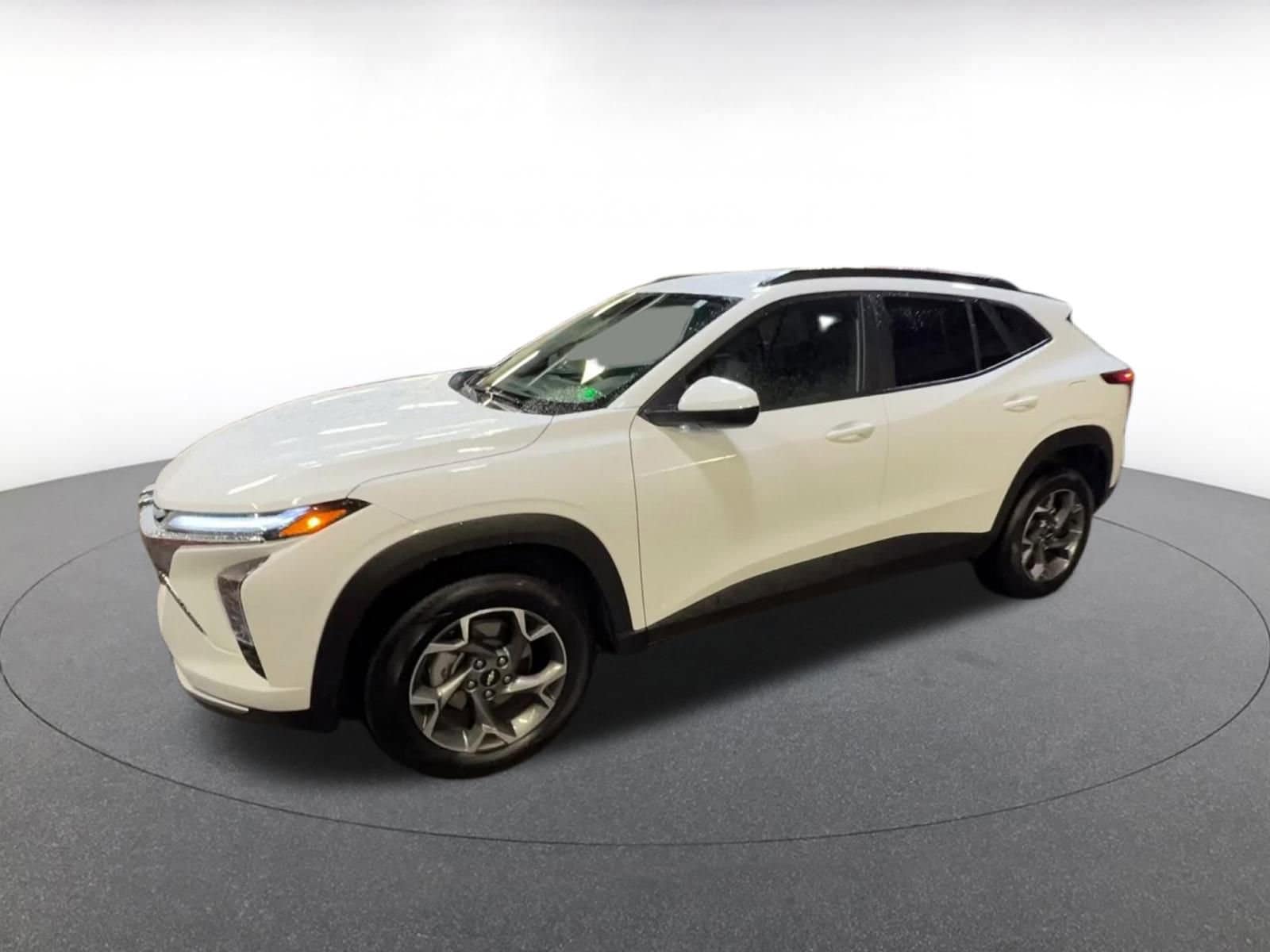 Thumbnail: 2025 Chevrolet Trax - 8