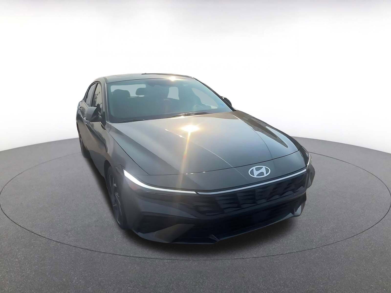 Thumbnail: 2025 Hyundai Elantra - 2