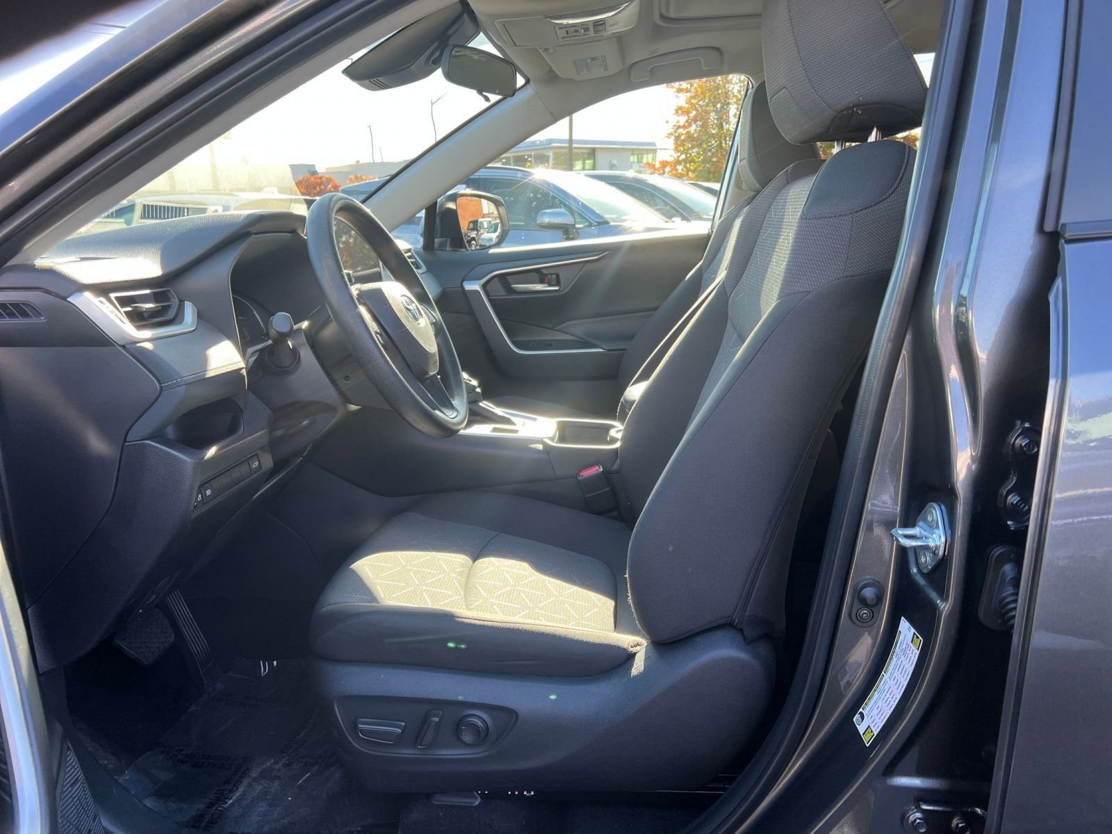 Thumbnail: 2025 Toyota RAV4 - 23