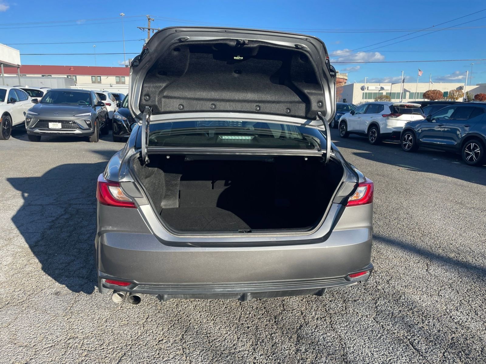 Thumbnail: 2025 Toyota Camry - 31