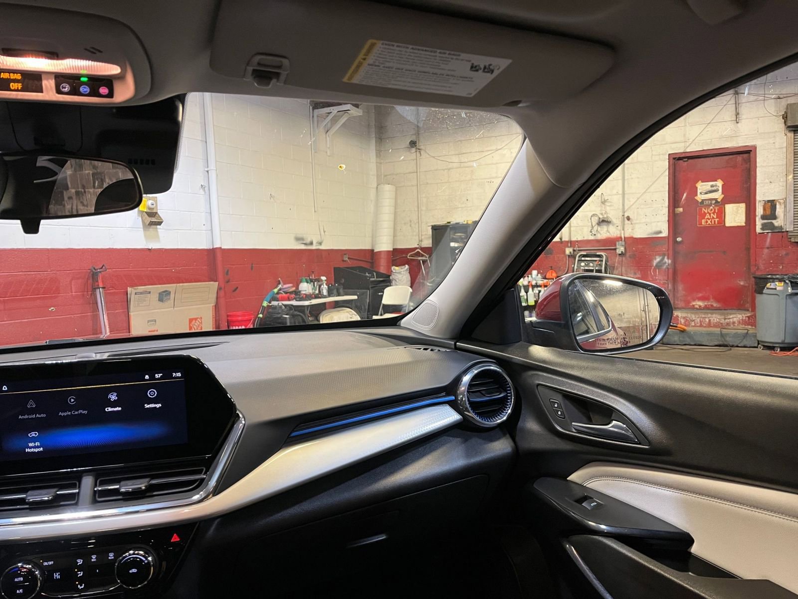 Thumbnail: 2025 Chevrolet Trax - 34