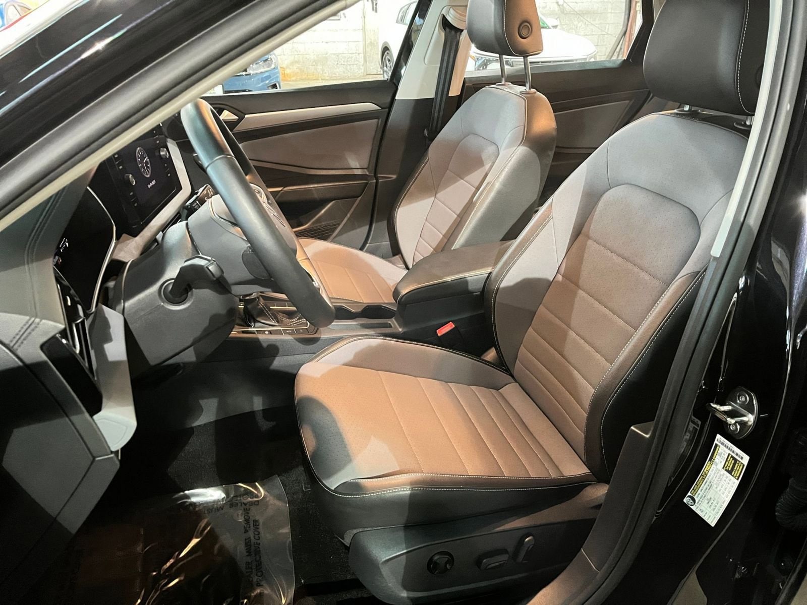 Thumbnail: 2025 Volkswagen Jetta - 35