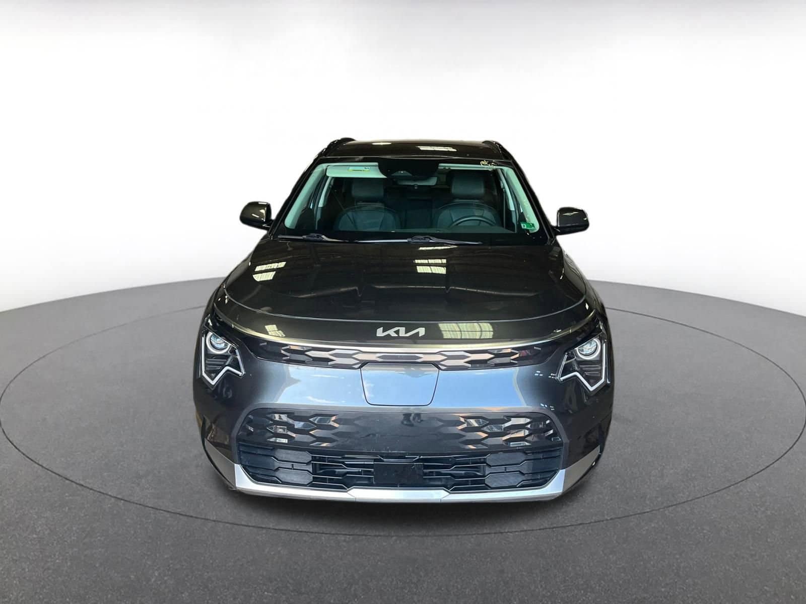 Thumbnail: 2023 Kia Niro - 4
