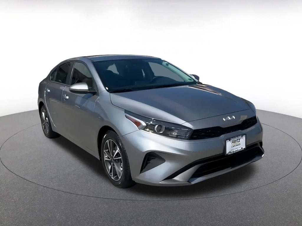 2024 Kia Forte LXS photo 3