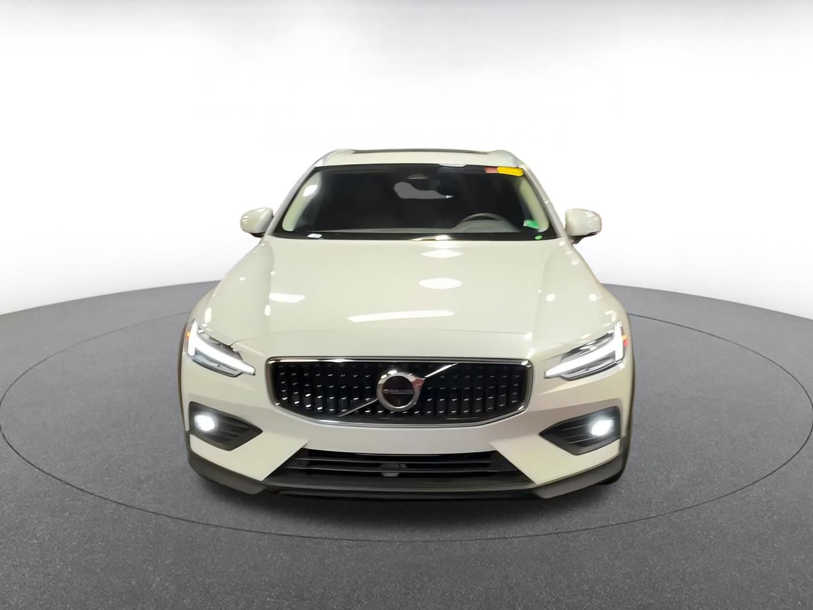 Thumbnail: 2025 Volvo S60 - 4