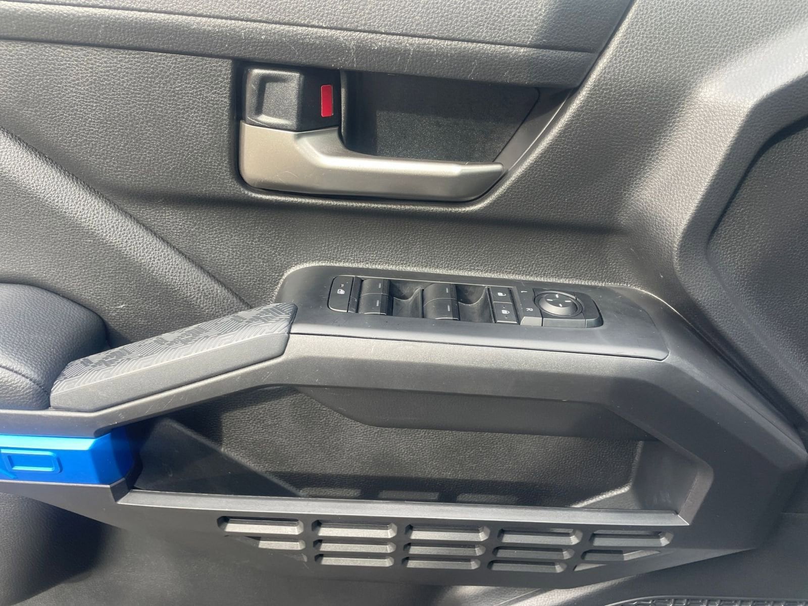 Thumbnail: 2025 Toyota Tacoma - 20