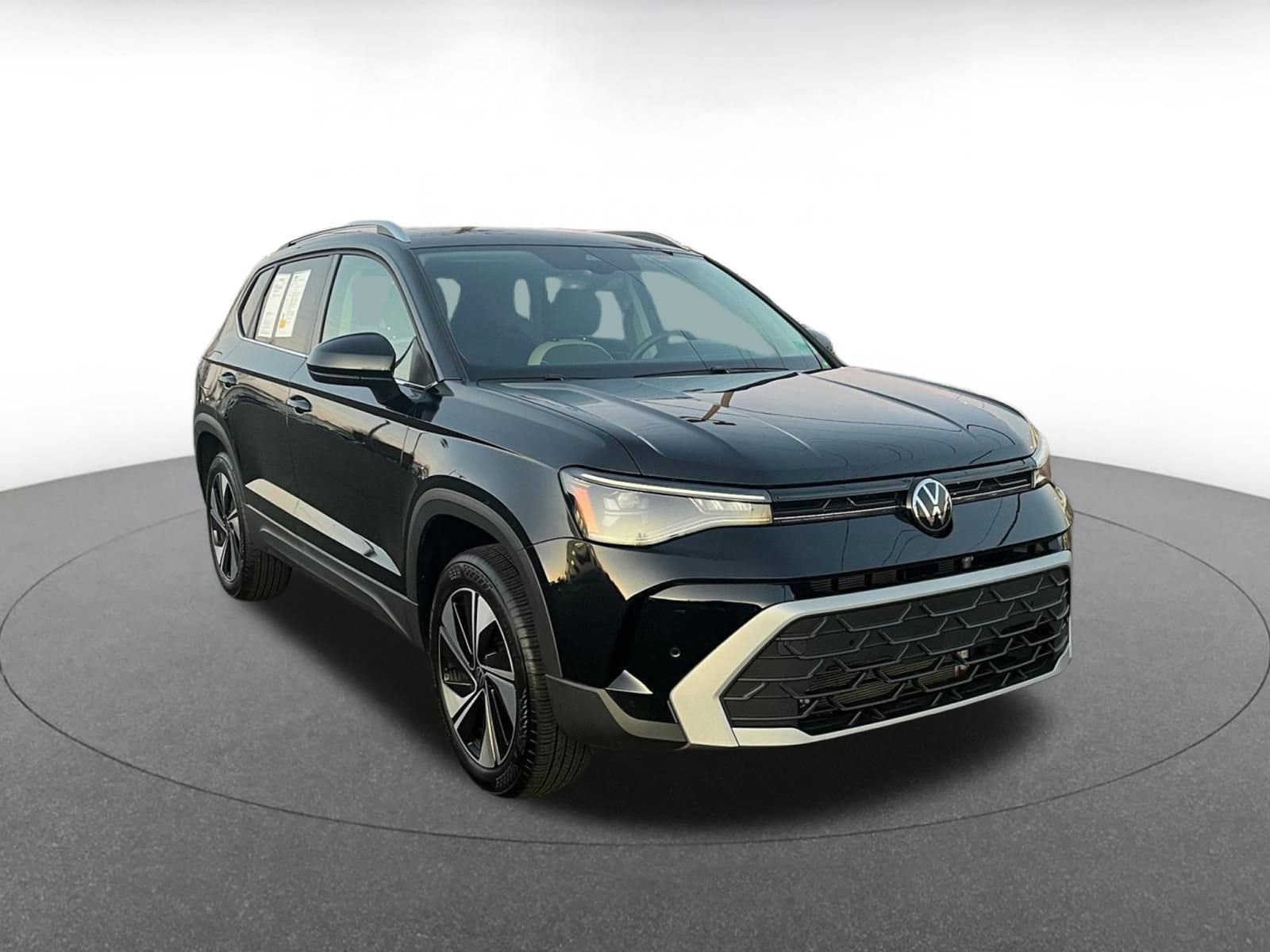 Thumbnail: 2025 Volkswagen Taos - 1