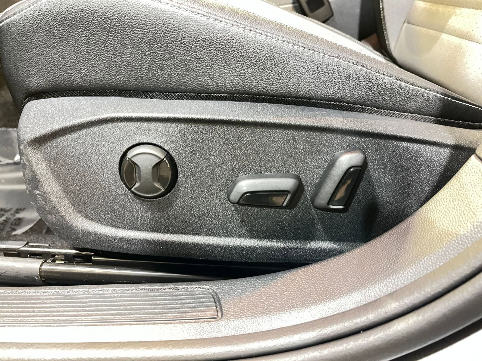 Thumbnail: 2025 Volkswagen Jetta - 23