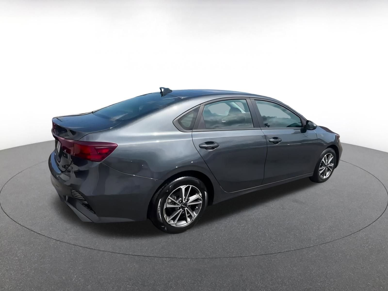 Thumbnail: 2024 Kia Forte - 13