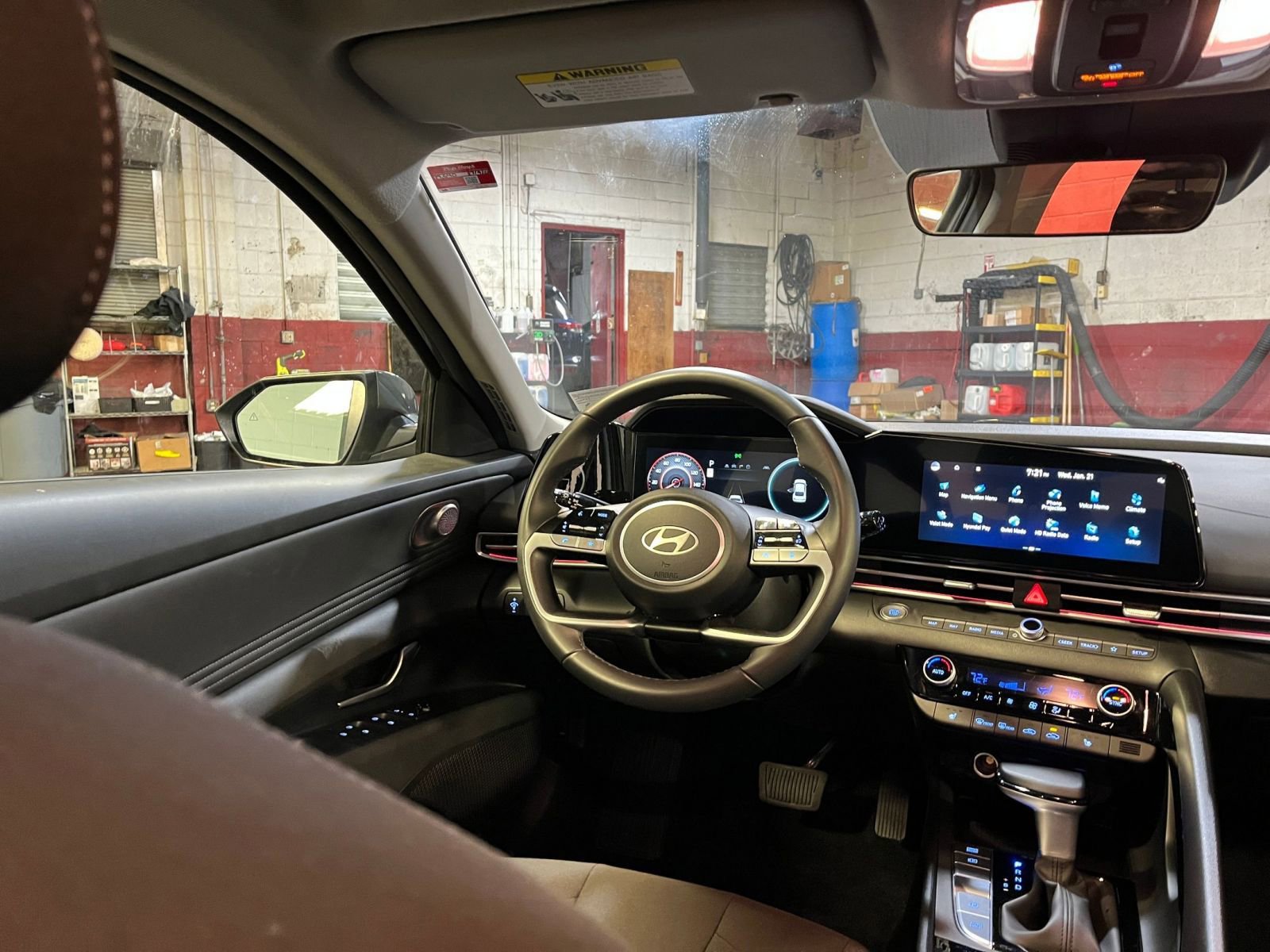 Thumbnail: 2025 Hyundai Elantra - 33