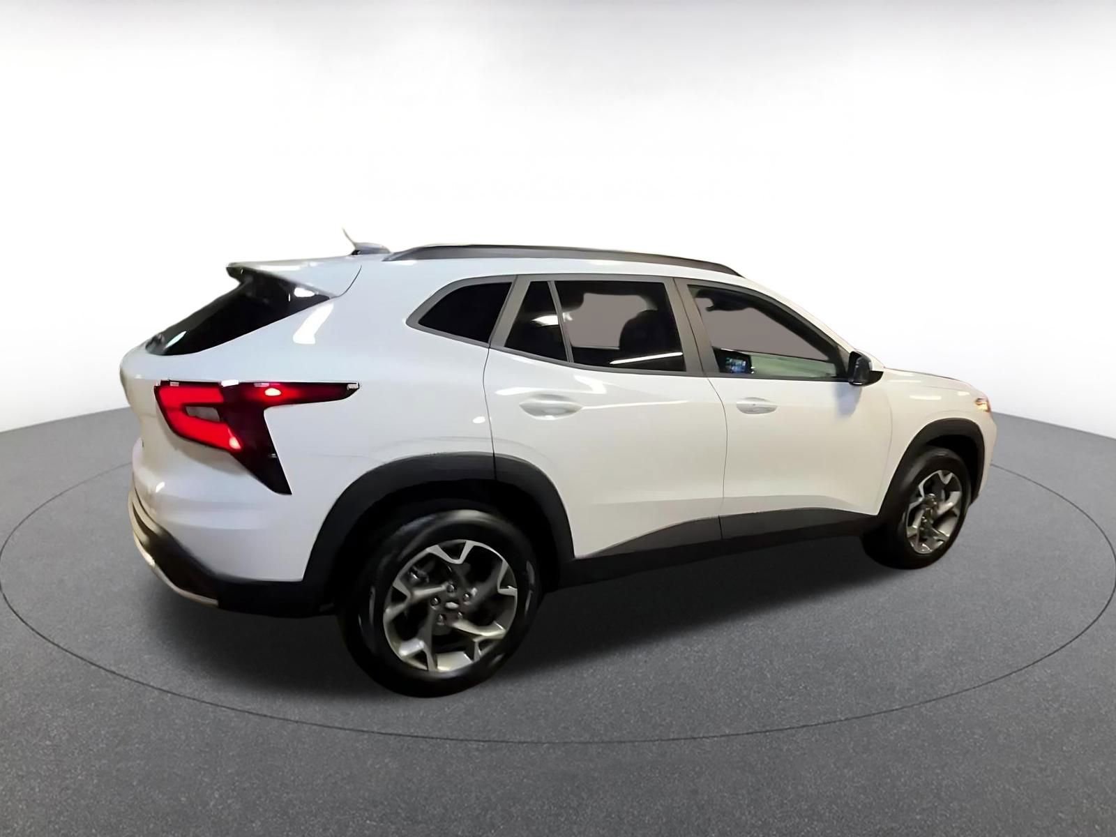 Thumbnail: 2025 Chevrolet Trax - 15