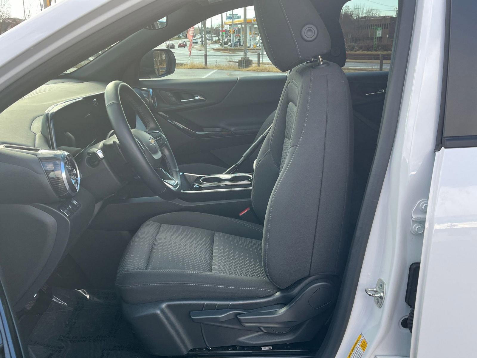 Thumbnail: 2025 Chevrolet Equinox - 25