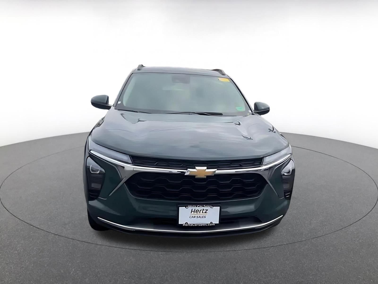 Thumbnail: 2025 Chevrolet Trax - 4