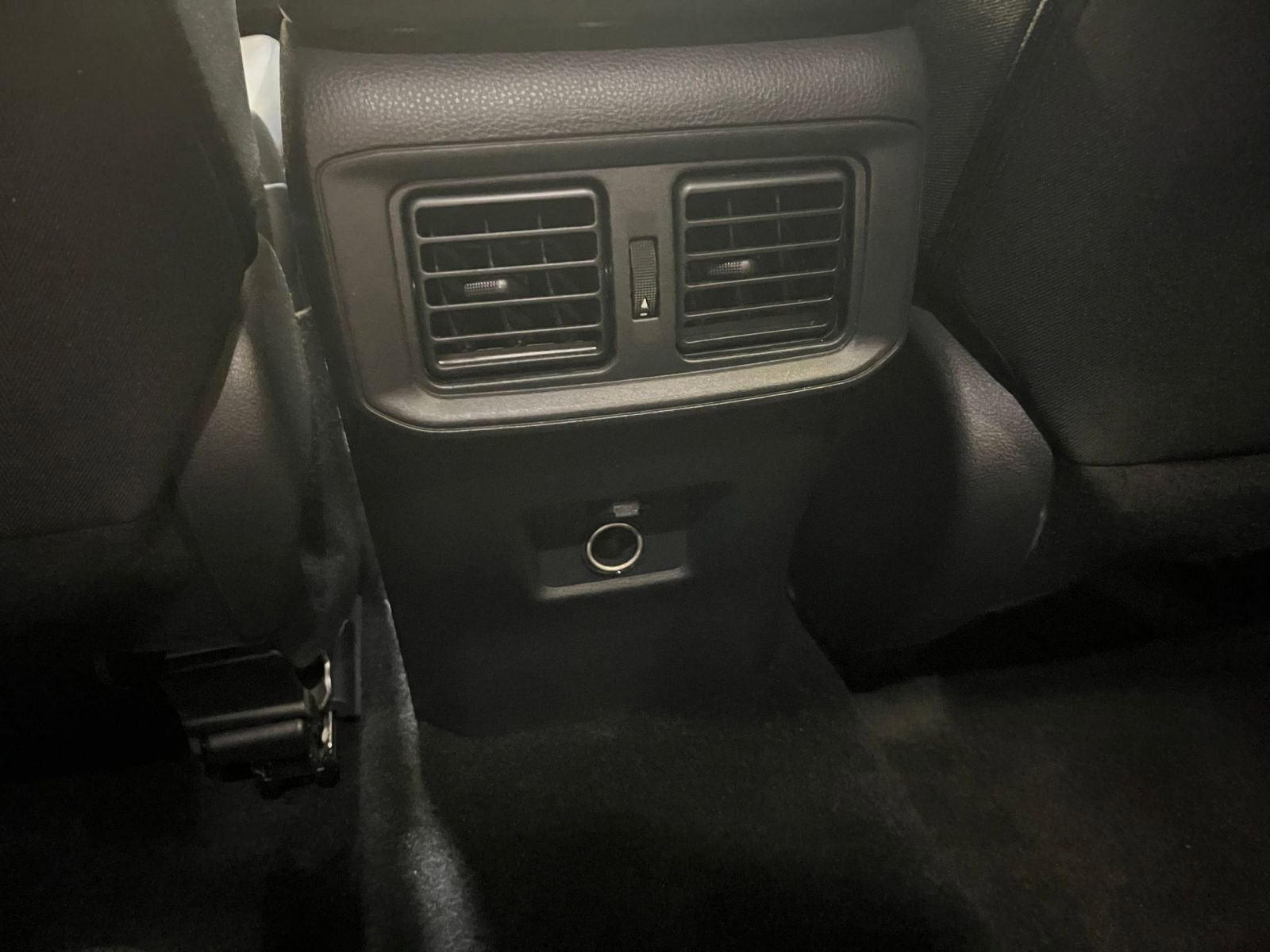 Thumbnail: 2025 Toyota RAV4 - 24