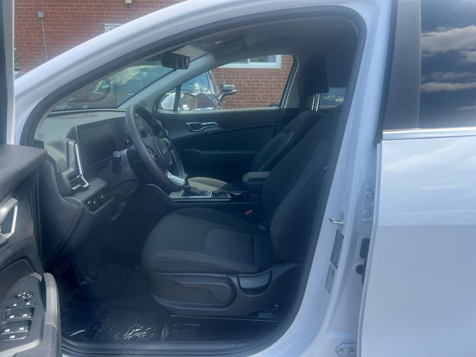 Thumbnail: 2025 Kia Sportage - 35