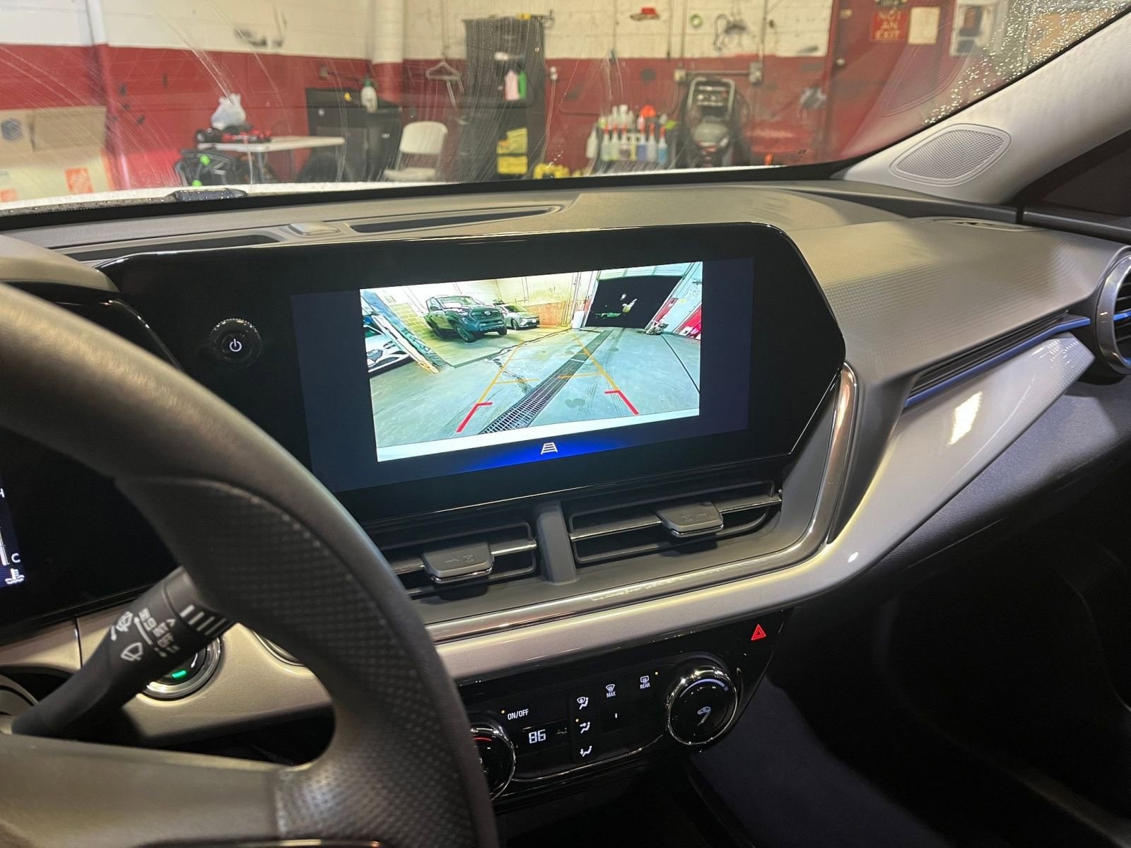 Thumbnail: 2025 Chevrolet Trax - 17