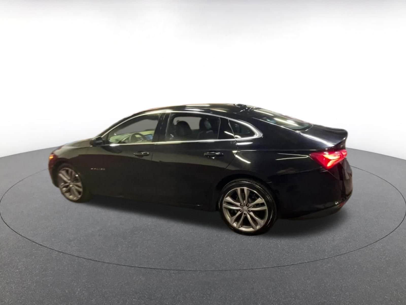 Thumbnail: 2024 Chevrolet Malibu - 10