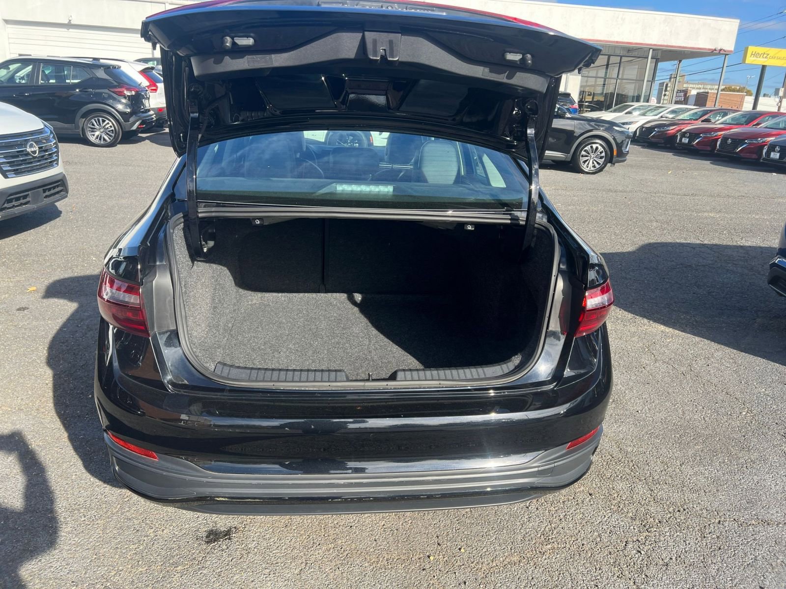 Thumbnail: 2025 Volkswagen Jetta - 30