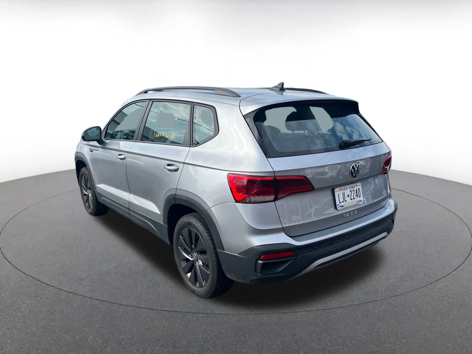 Thumbnail: 2024 Volkswagen Taos - 5