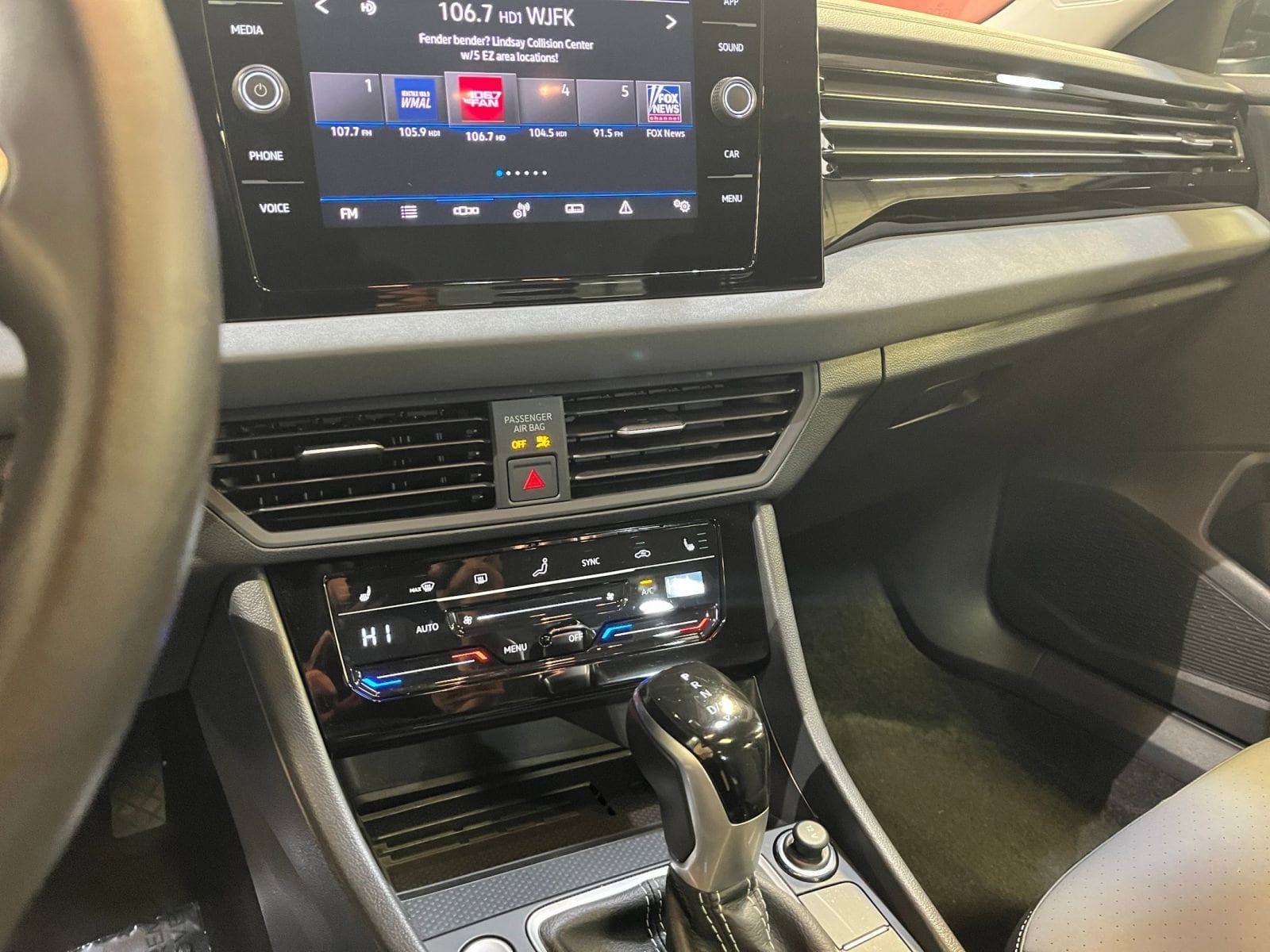 Thumbnail: 2025 Volkswagen Jetta - 18