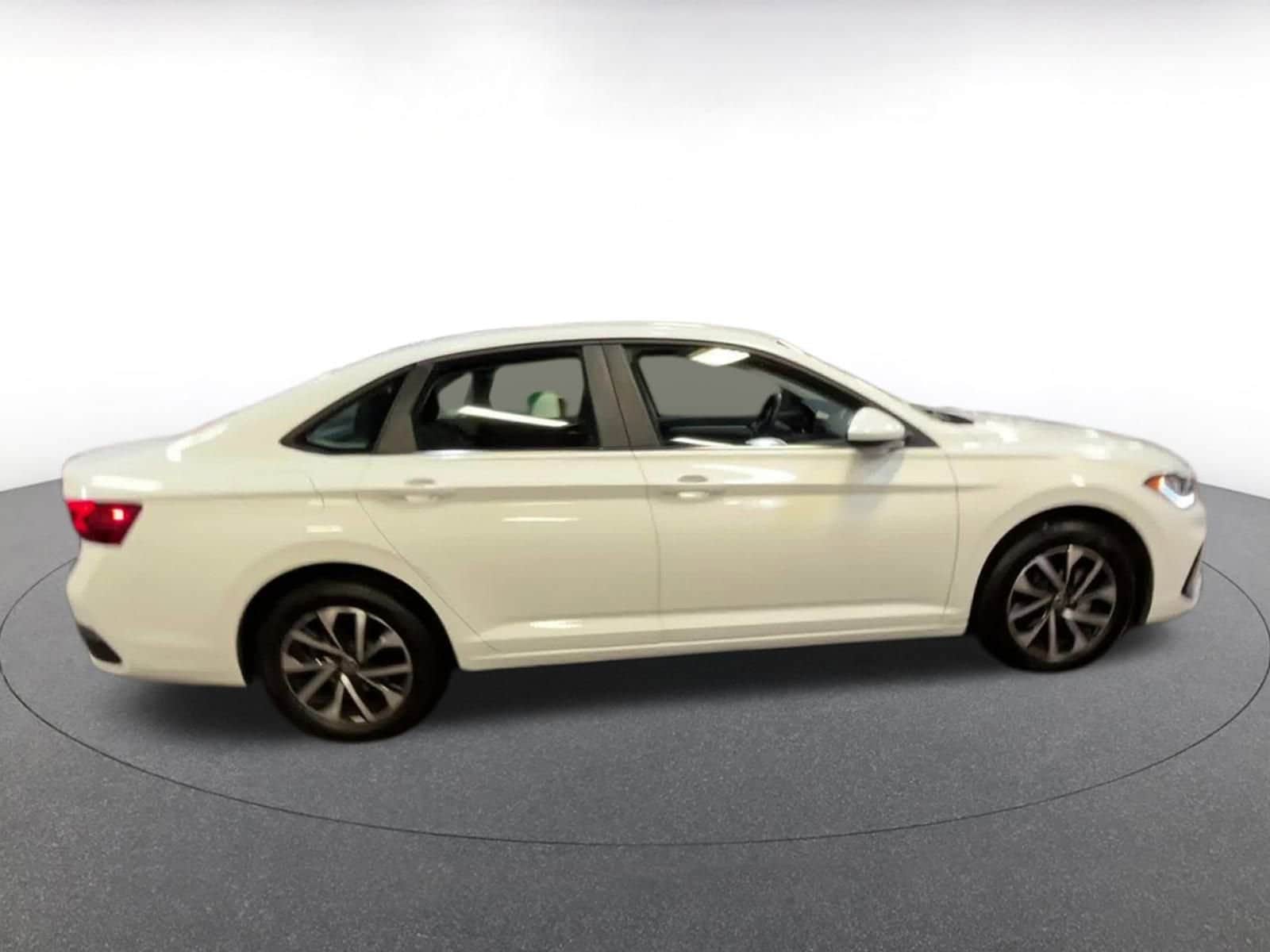 Thumbnail: 2025 Volkswagen Jetta - 16