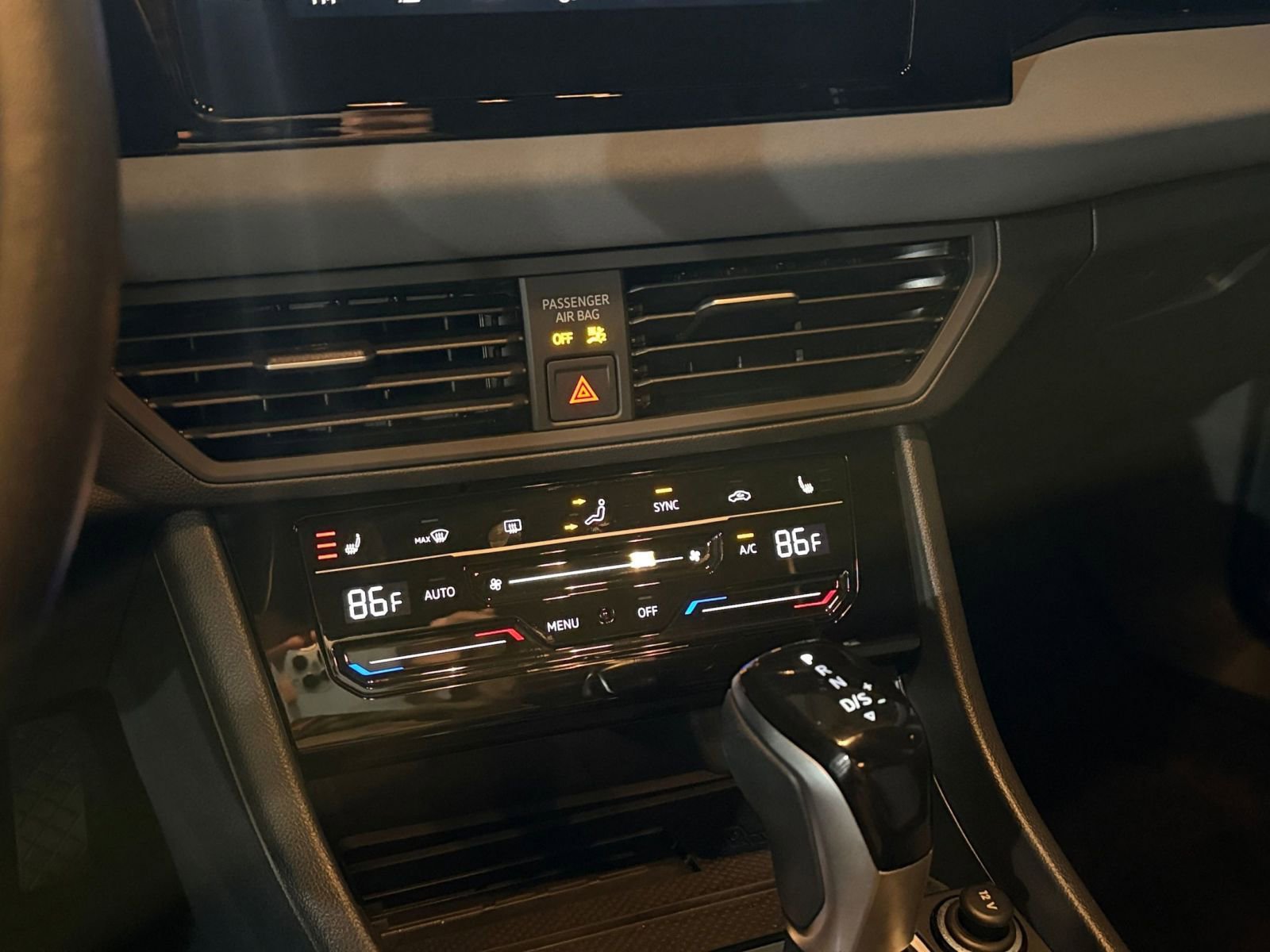 Thumbnail: 2025 Volkswagen Jetta - 18