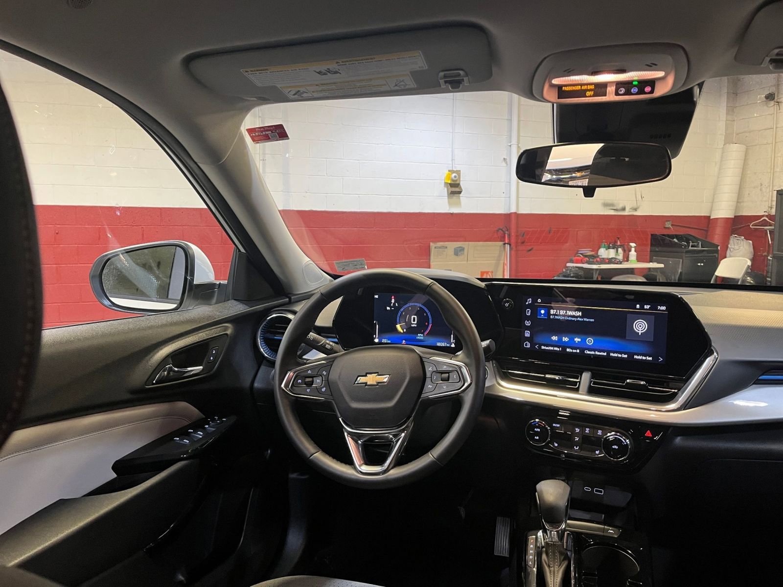 Thumbnail: 2025 Chevrolet Trax - 33