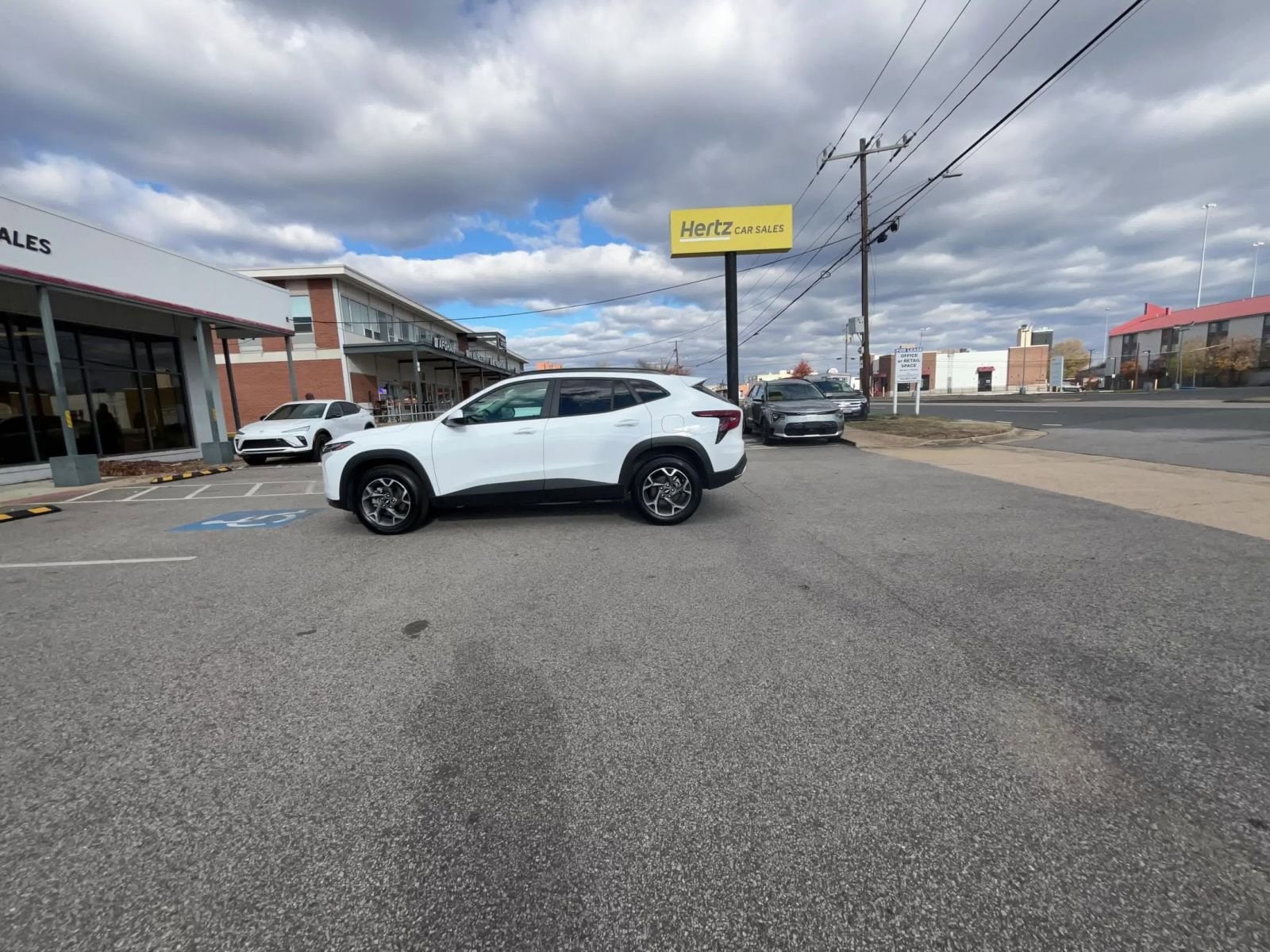 Thumbnail: 2025 Chevrolet Trax - 15