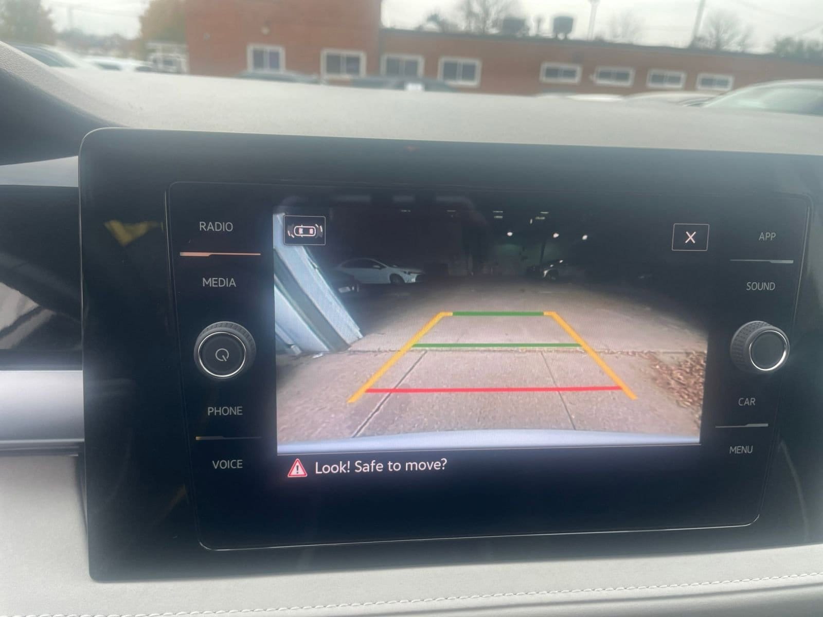 Thumbnail: 2025 Volkswagen Taos - 17