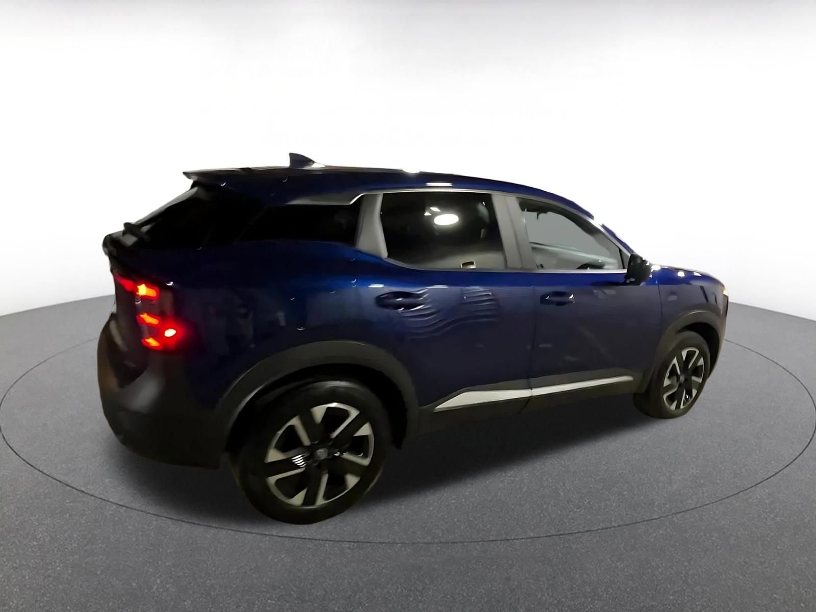 Thumbnail: 2025 Nissan Kicks - 14