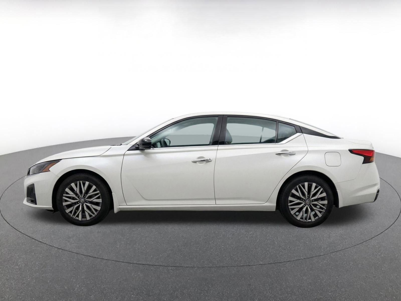 Thumbnail: 2025 Nissan Altima - 4