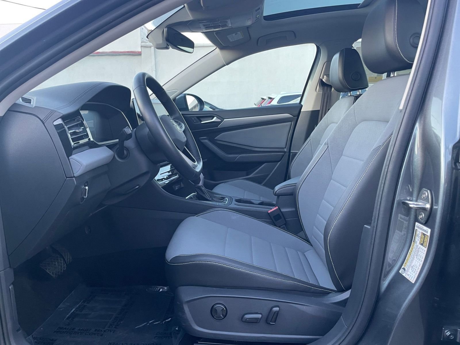 Thumbnail: 2025 Volkswagen Jetta - 25