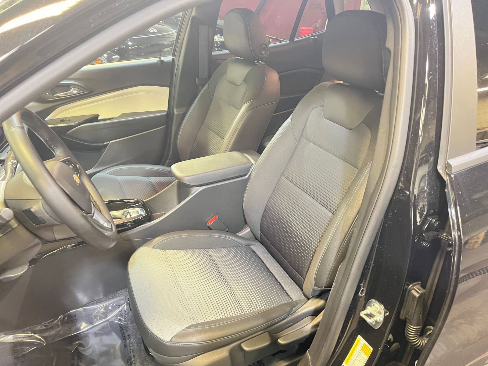 Thumbnail: 2025 Chevrolet Trax - 35