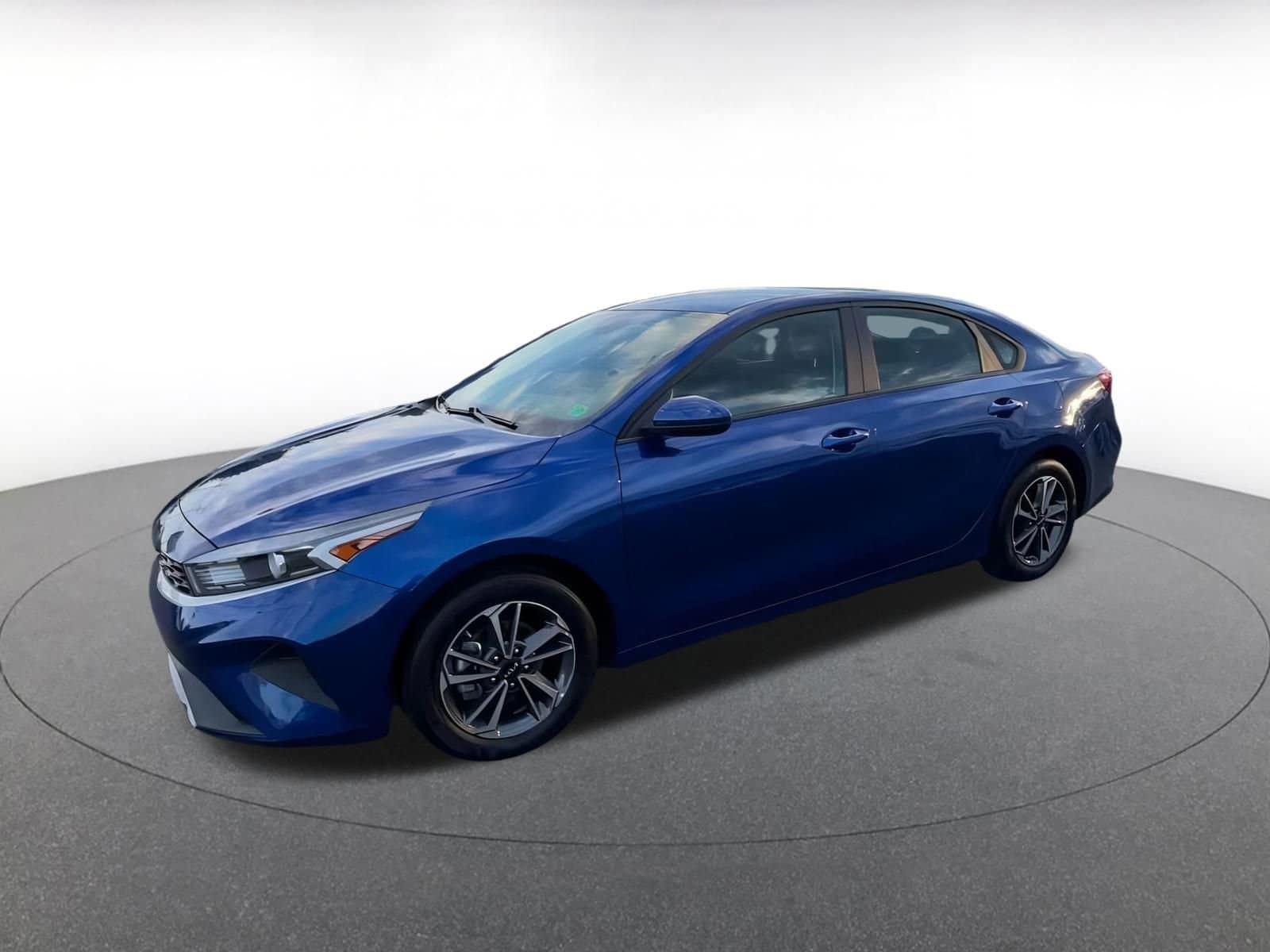 Thumbnail: 2024 Kia Forte - 7