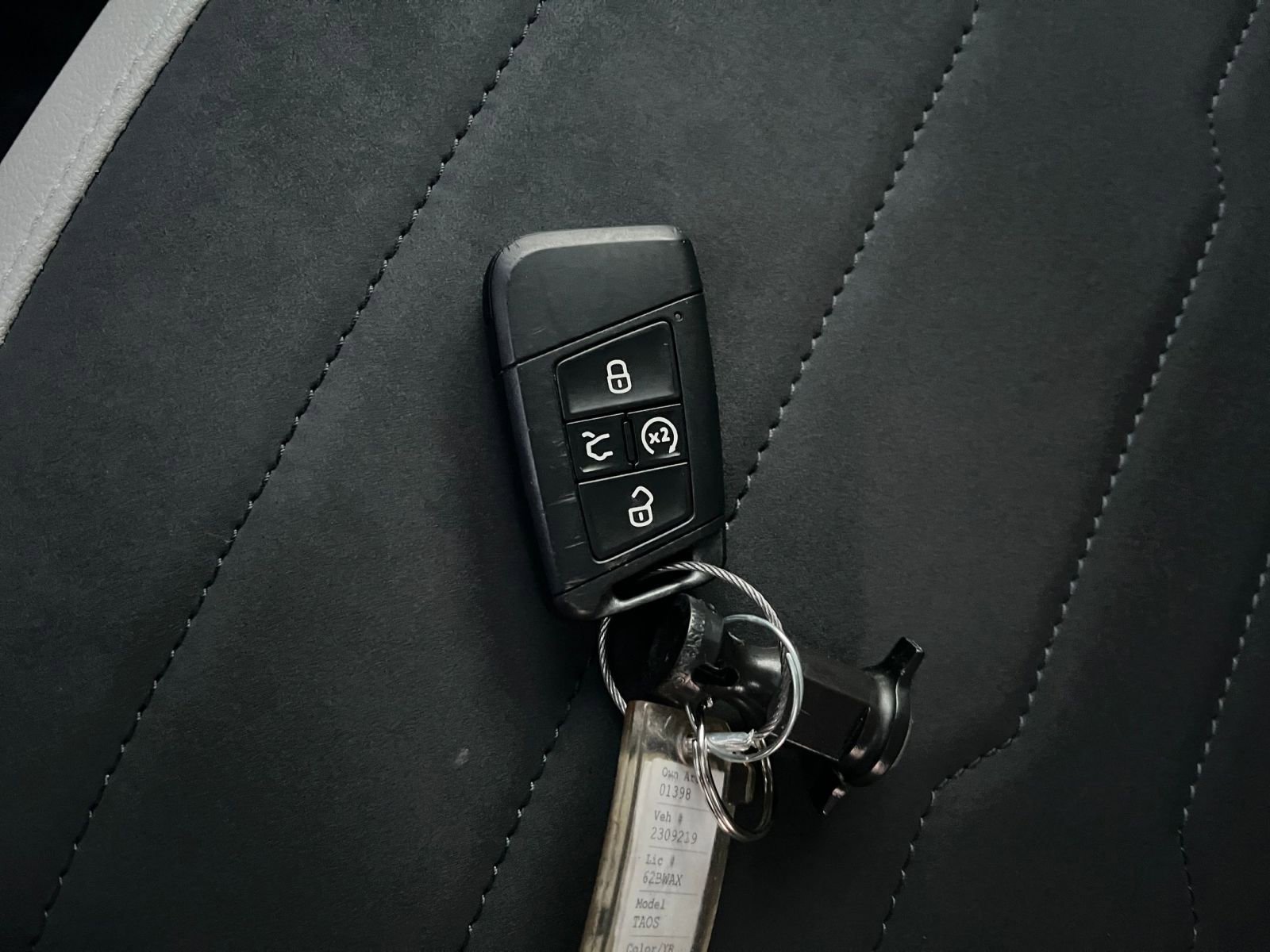 Thumbnail: 2025 Volkswagen Taos - 22