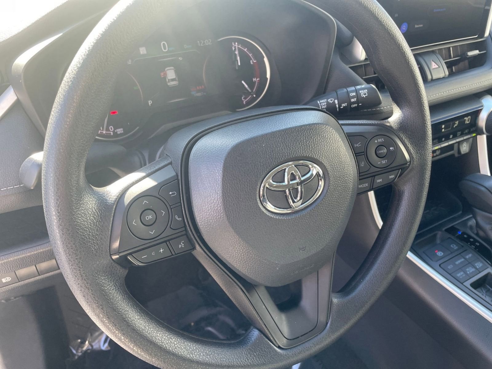 Thumbnail: 2025 Toyota RAV4 - 28