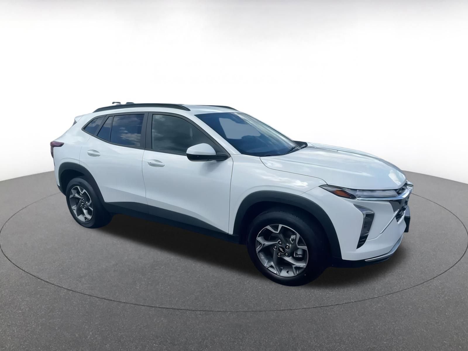 Thumbnail: 2024 Chevrolet Trax - 2