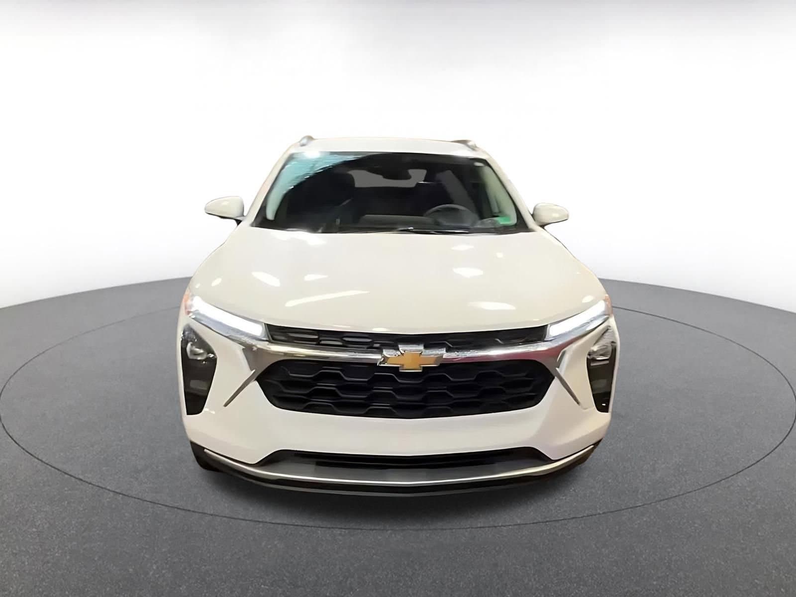 Thumbnail: 2025 Chevrolet Trax - 4