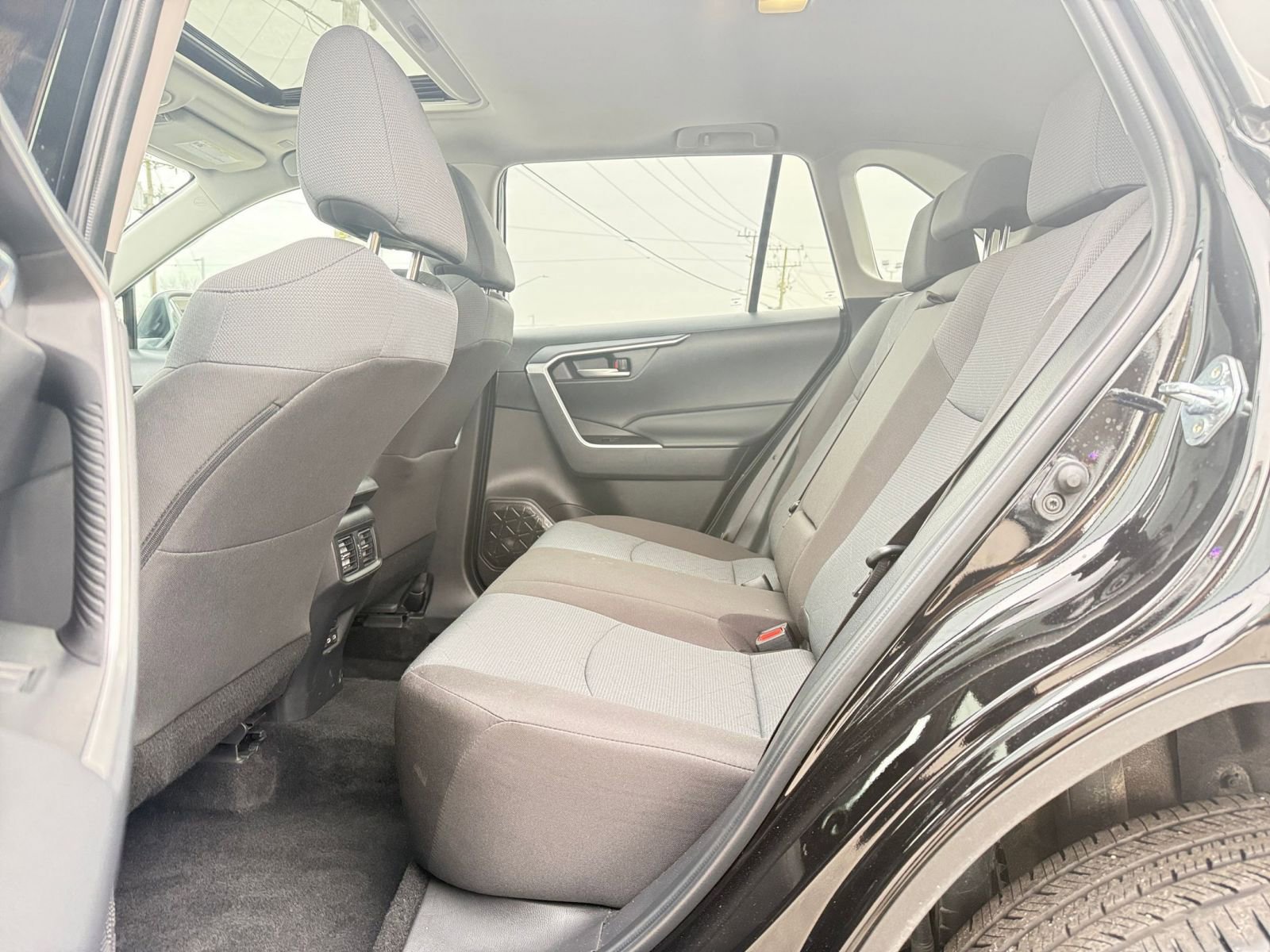 Thumbnail: 2025 Toyota RAV4 - 25