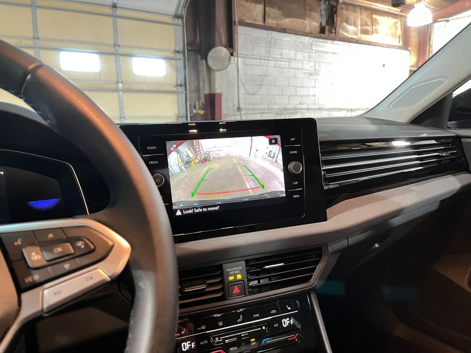 Thumbnail: 2025 Volkswagen Jetta - 17