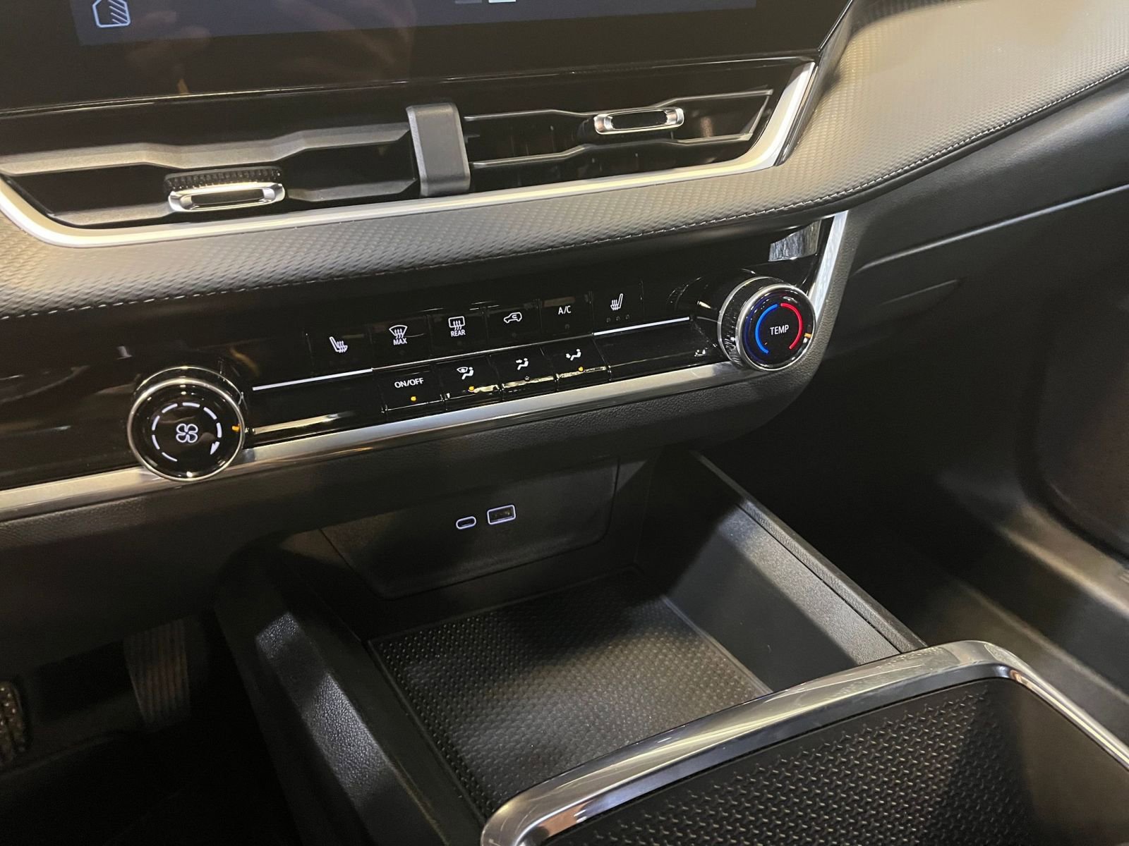 Thumbnail: 2025 Chevrolet Equinox - 18