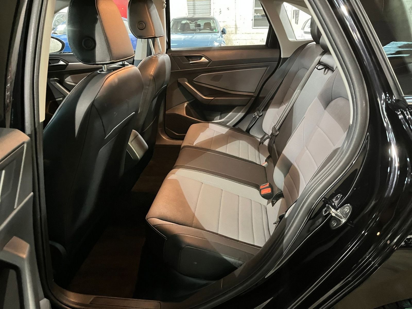 Thumbnail: 2025 Volkswagen Jetta - 24