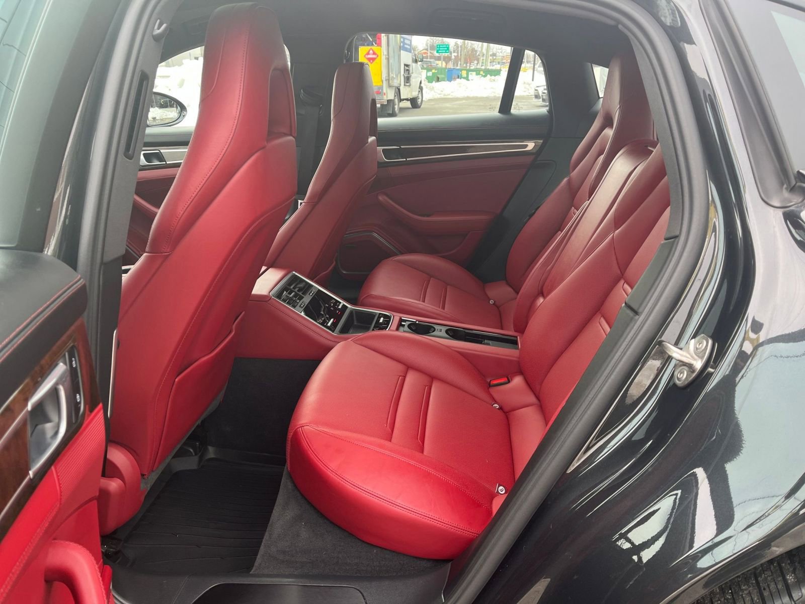 Thumbnail: 2023 Porsche Panamera - 31