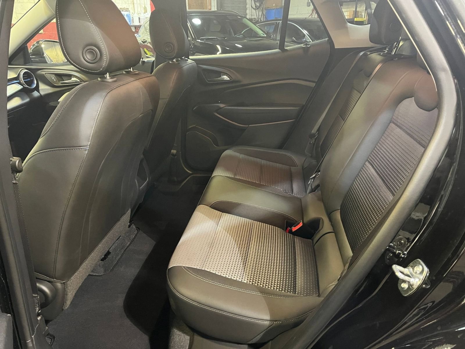 Thumbnail: 2025 Chevrolet Trax - 24