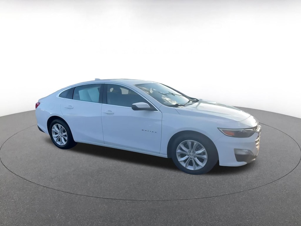 2023 Chevrolet Malibu 1LT photo 2