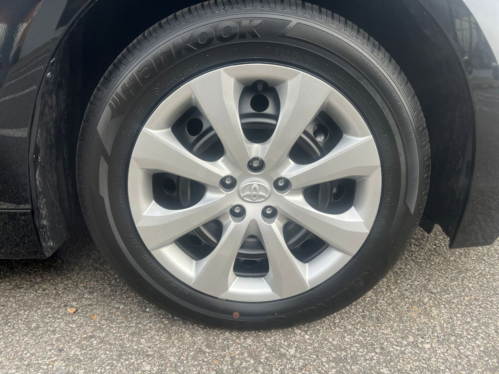 Thumbnail: 2025 Toyota Corolla - 29