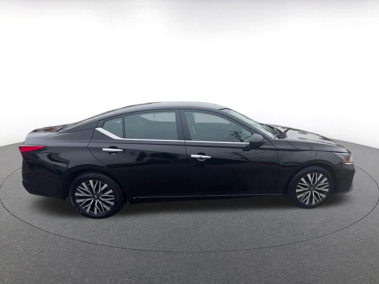 Thumbnail: 2025 Nissan Altima - 16