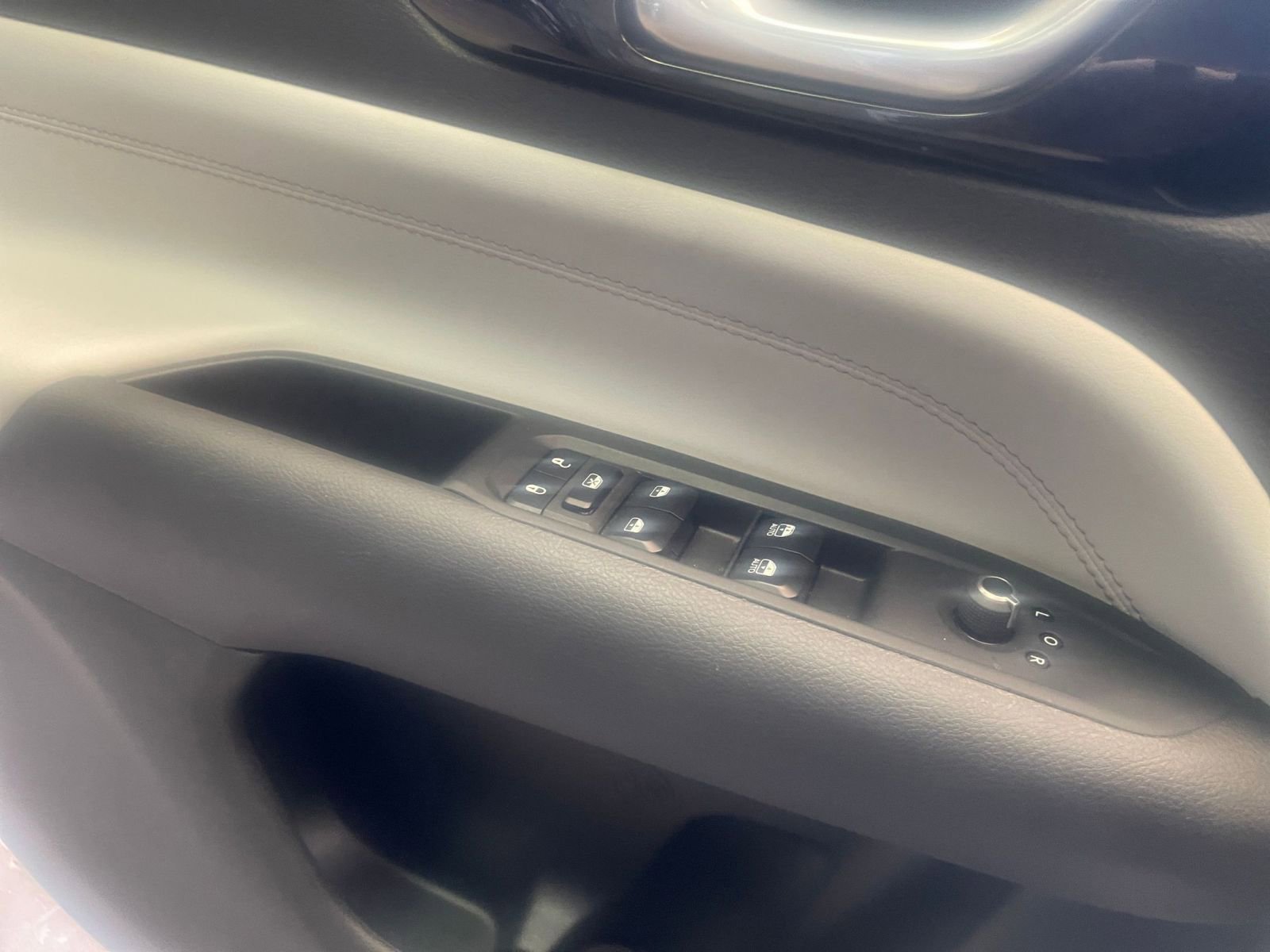 Thumbnail: 2025 Jeep Compass - 18